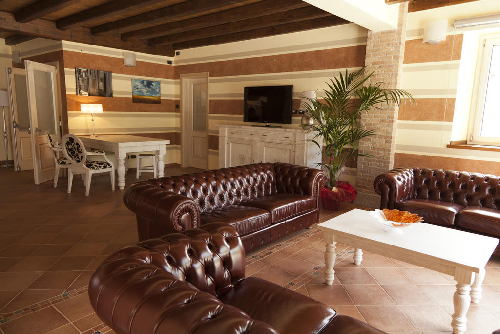 Agriturismo Creta Rossa Torre di Ruggiero Zewnętrze zdjęcie